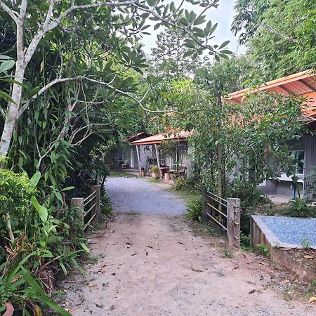 Baan Thabthong Homestay Ban Pak Nam  Exterior foto