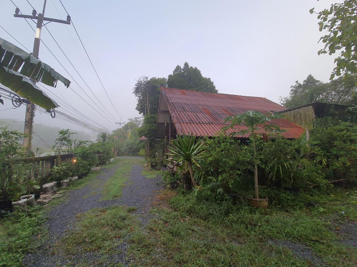 Baan Thabthong Homestay Ban Pak Nam  Exterior foto
